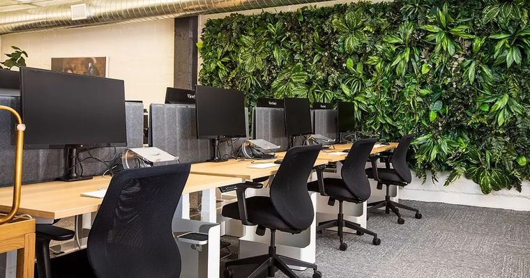 Shared Standing Desks: A Handover Checklist for Hybrid Offices